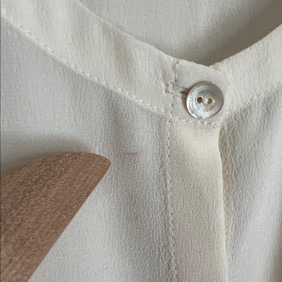 Eileen Fisher Silk Sleeveless‎ Blouse Ivory Button Down Size Medium - Picture 4 of 8